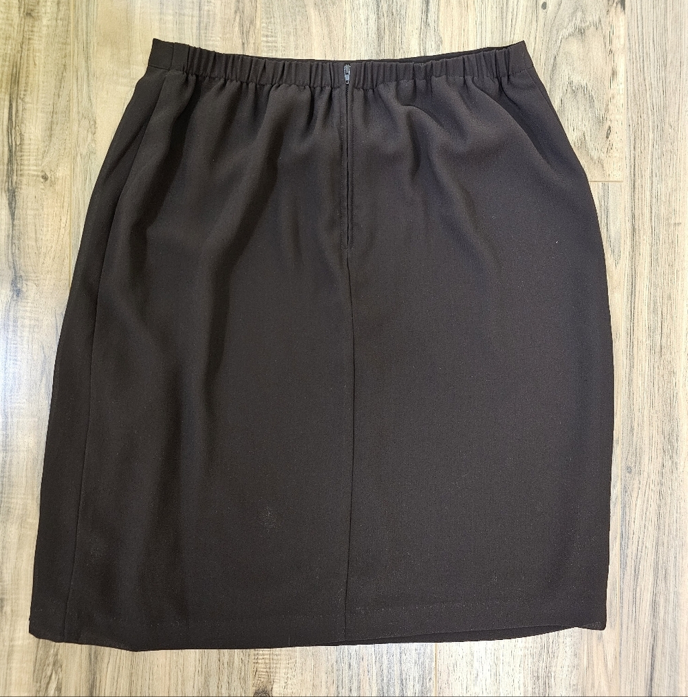 Danny & Nicole two-piece set blouse and skirt - Picture 12 of 16